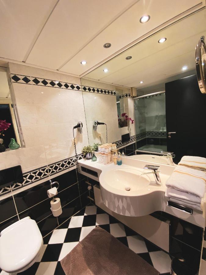 Augenblick Goodnight Hotel Kleve  Bagian luar foto